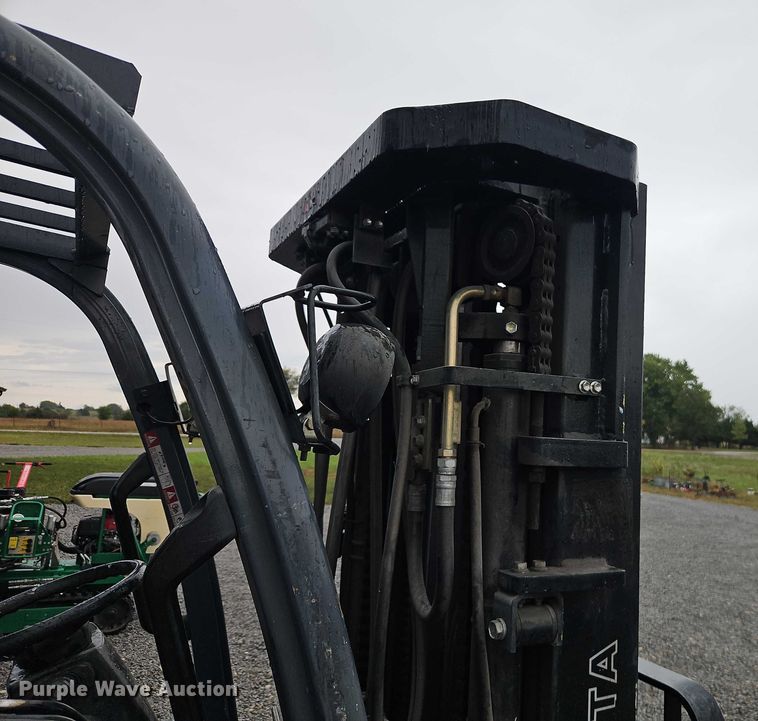 image for item EO4710 Toyota 8FGCU30 forklift