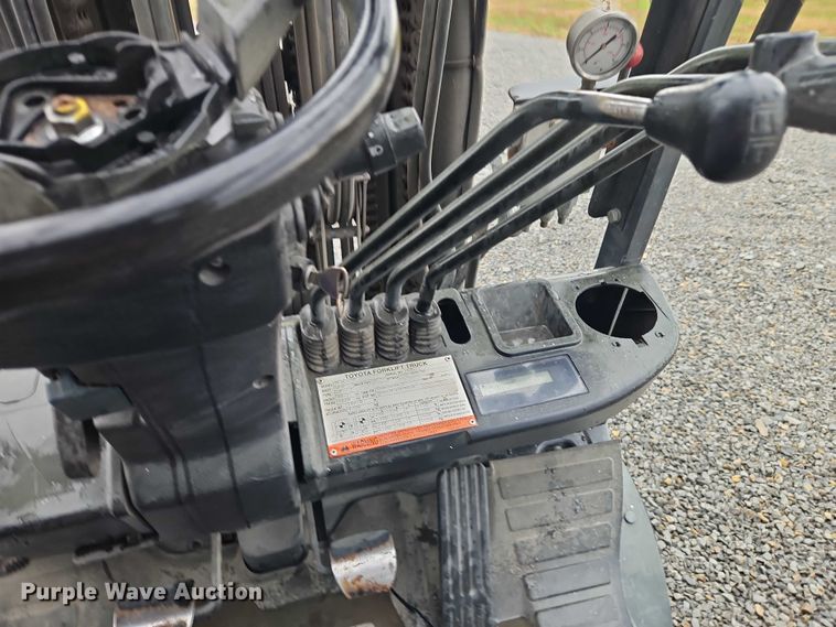 image for item EO4710 Toyota 8FGCU30 forklift