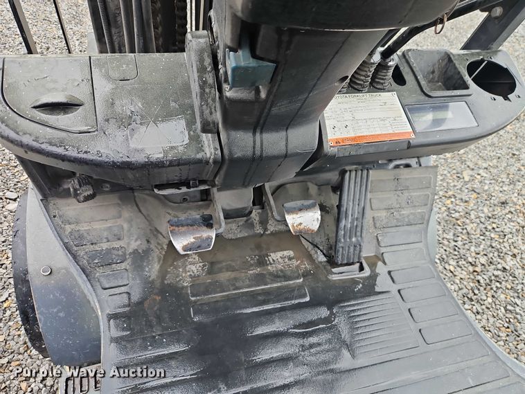 image for item EO4710 Toyota 8FGCU30 forklift