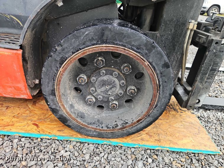 image for item EO4710 Toyota 8FGCU30 forklift