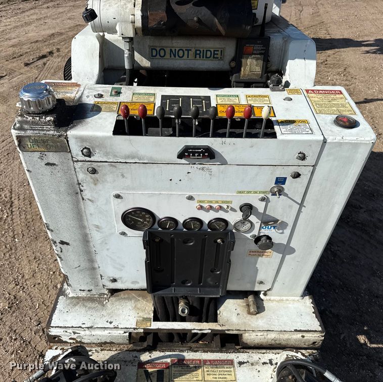 image for item EP0668 2011 SDP EZ Hauler 5500 backyard digger derrick