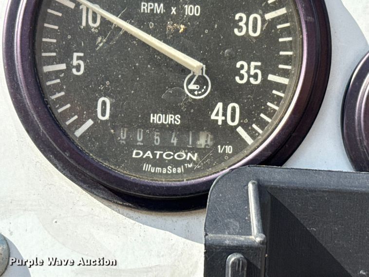 image for item EP0668 2011 SDP EZ Hauler 5500 backyard digger derrick