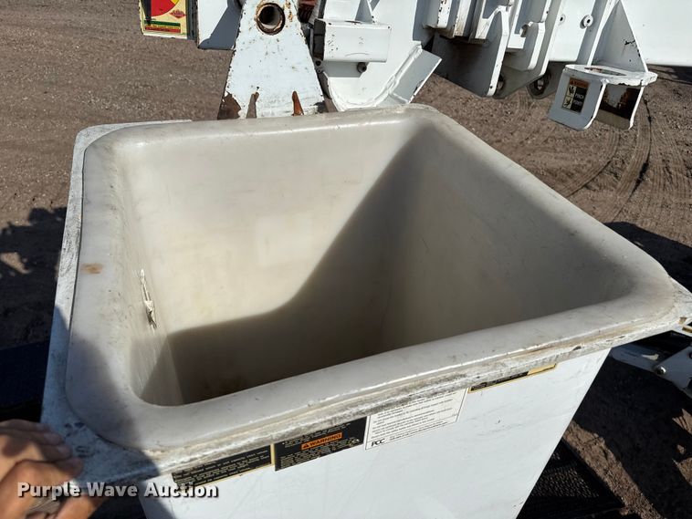 image for item EP0668 2011 SDP EZ Hauler 5500 backyard digger derrick