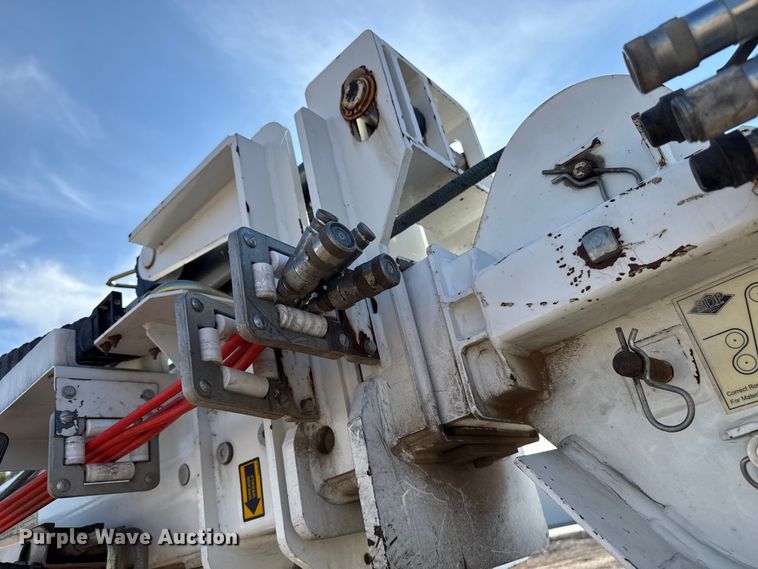 image for item EP0668 2011 SDP EZ Hauler 5500 backyard digger derrick