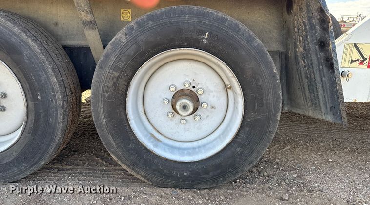 image for item EP0668 2011 SDP EZ Hauler 5500 backyard digger derrick