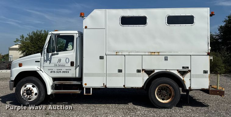 image for item ER0100 2001 Freightliner FL70 utility / service truck