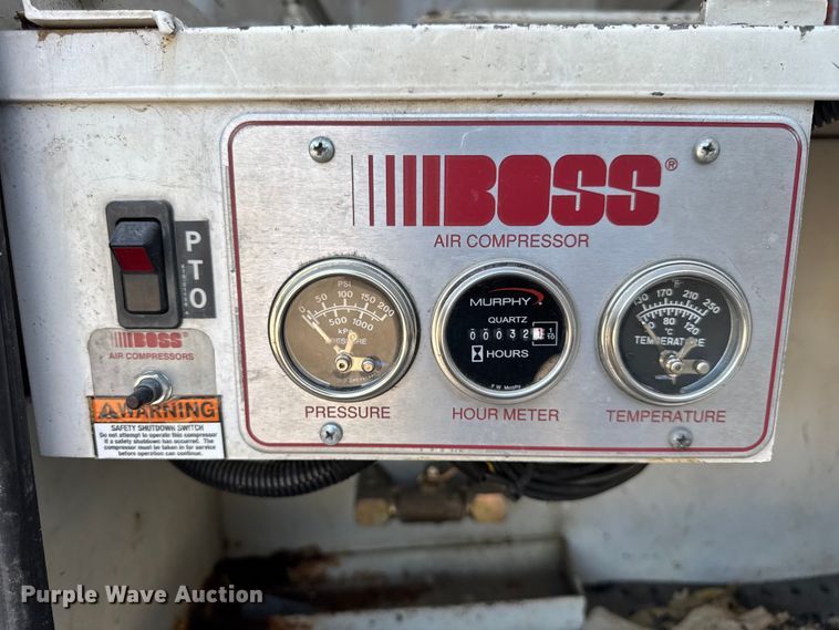 image for item ER0100 2001 Freightliner FL70 utility / service truck