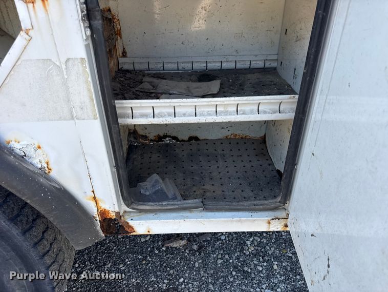 image for item ER0100 2001 Freightliner FL70 utility / service truck