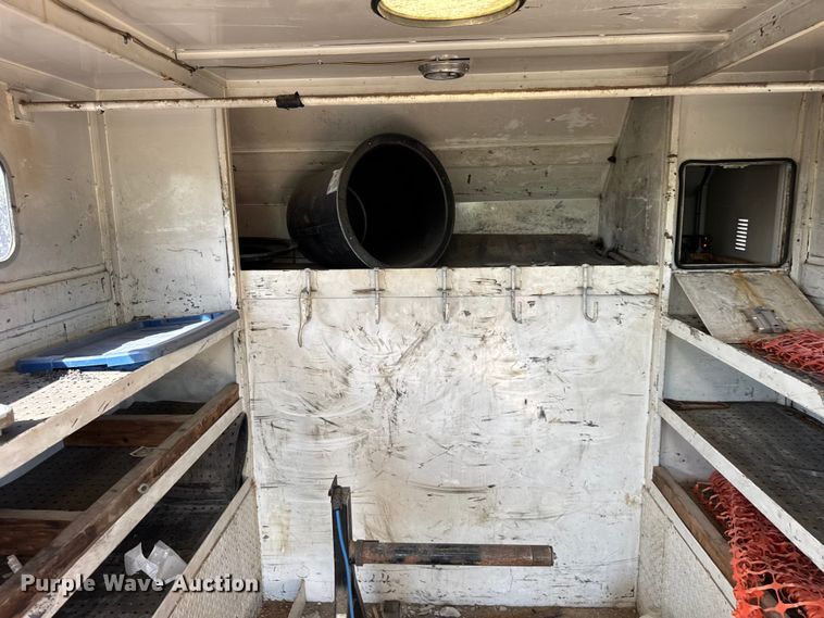 image for item ER0100 2001 Freightliner FL70 utility / service truck