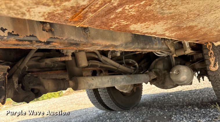 image for item ER0100 2001 Freightliner FL70 utility / service truck