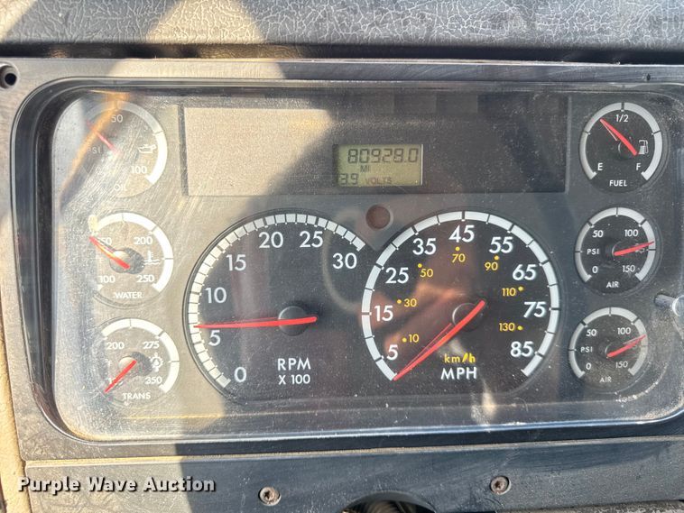 image for item ER0100 2001 Freightliner FL70 utility / service truck