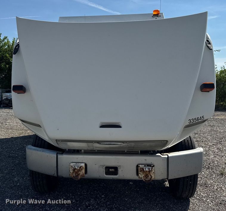 image for item ER0100 2001 Freightliner FL70 utility / service truck