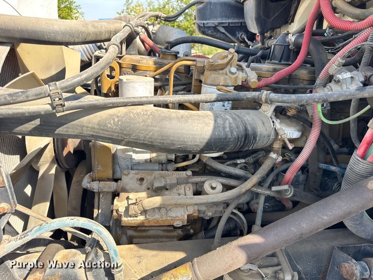 image for item ER0100 2001 Freightliner FL70 utility / service truck