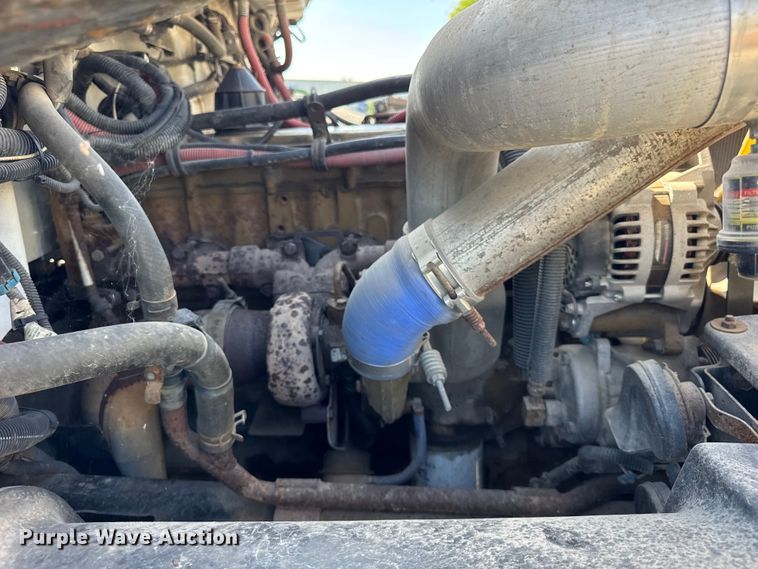 image for item ER0100 2001 Freightliner FL70 utility / service truck