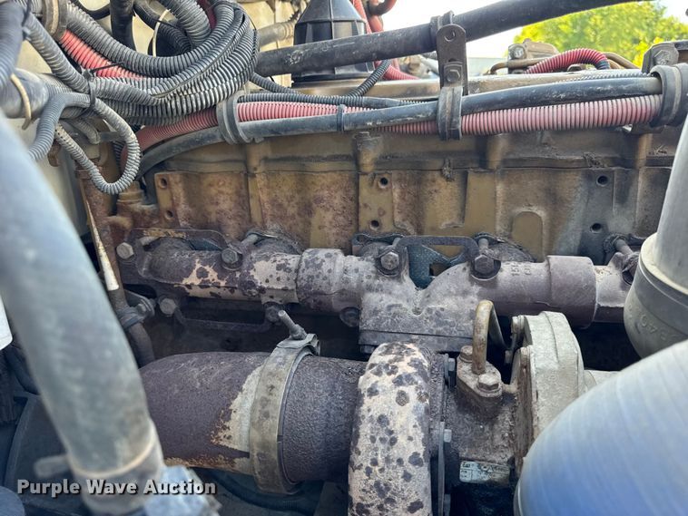 image for item ER0100 2001 Freightliner FL70 utility / service truck