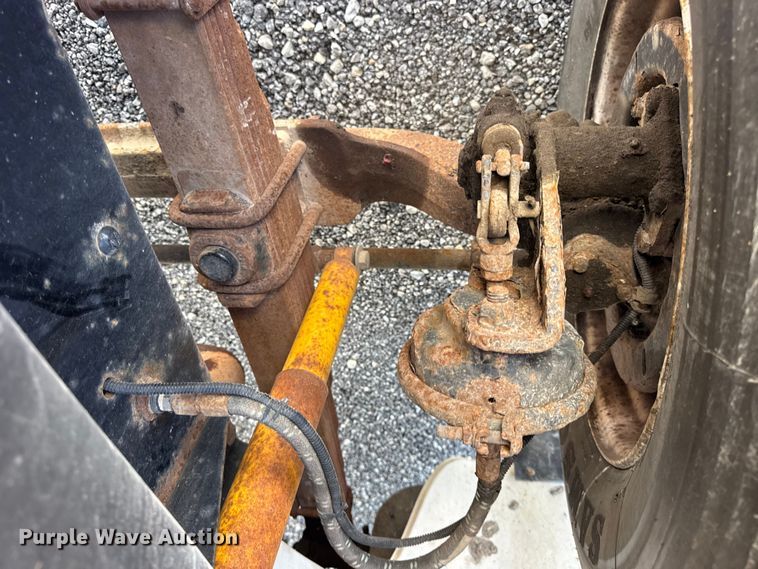 image for item ER0100 2001 Freightliner FL70 utility / service truck