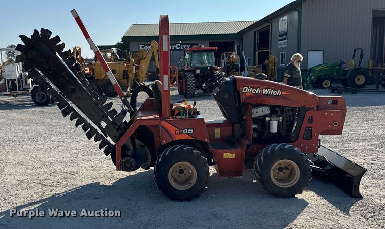 image for item ER0159 2016 Ditch witch RT45 trencher