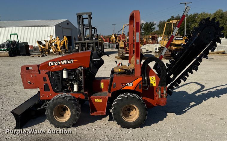 image for item ER0159 2016 Ditch witch RT45 trencher