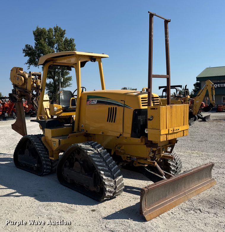 image for item ER0162 2013 Vermeer RTX1250 vibratory cable plow