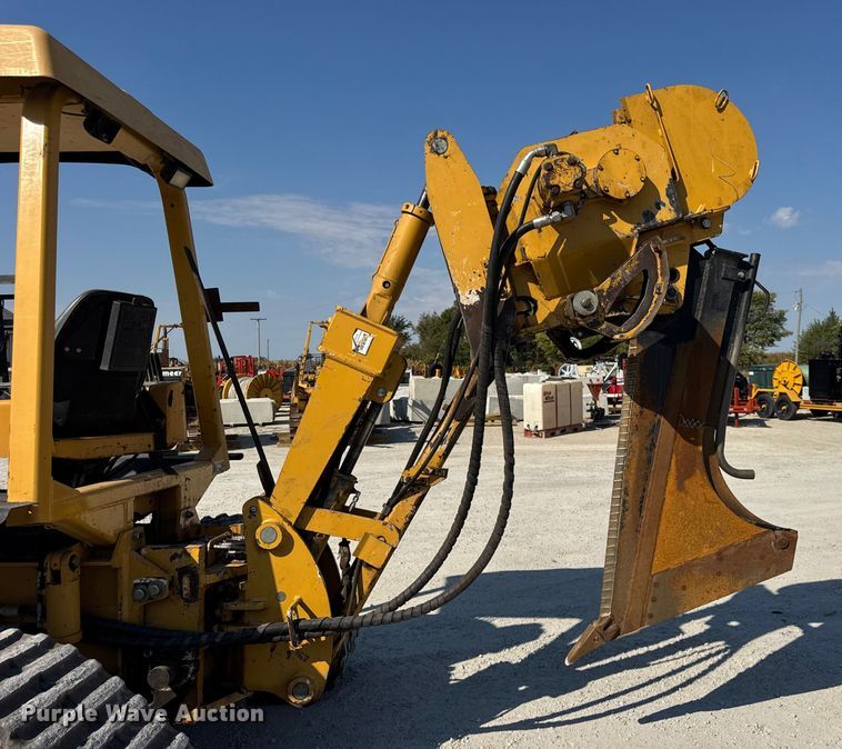 image for item ER0162 2013 Vermeer RTX1250 vibratory cable plow