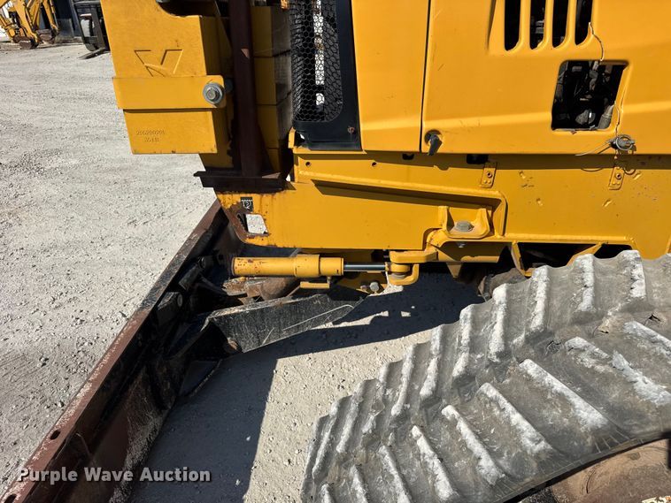 image for item ER0162 2013 Vermeer RTX1250 vibratory cable plow