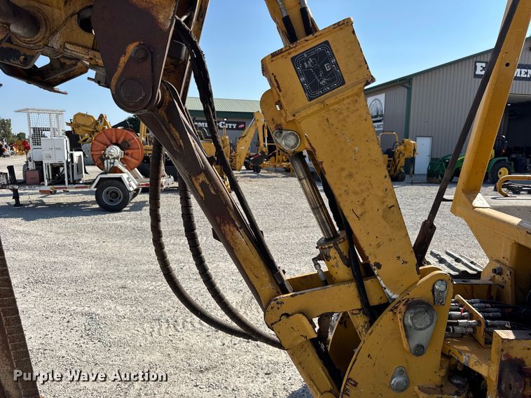 image for item ER0162 2013 Vermeer RTX1250 vibratory cable plow