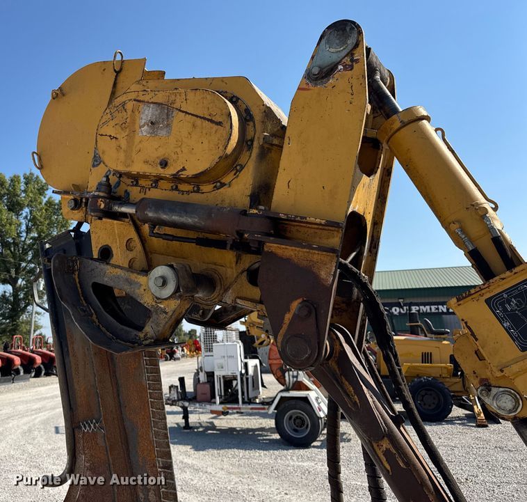 image for item ER0162 2013 Vermeer RTX1250 vibratory cable plow