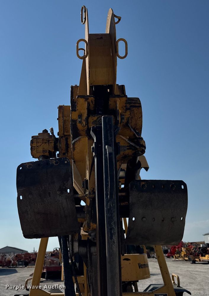 image for item ER0162 2013 Vermeer RTX1250 vibratory cable plow