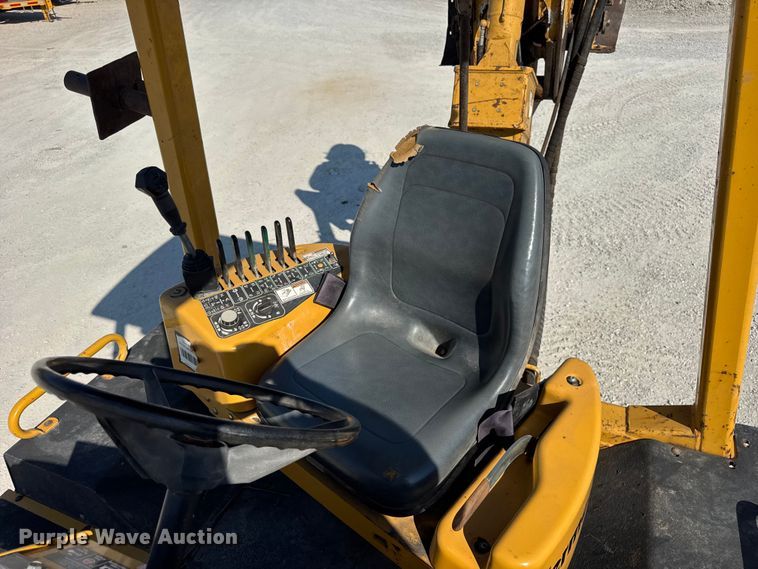 image for item ER0162 2013 Vermeer RTX1250 vibratory cable plow