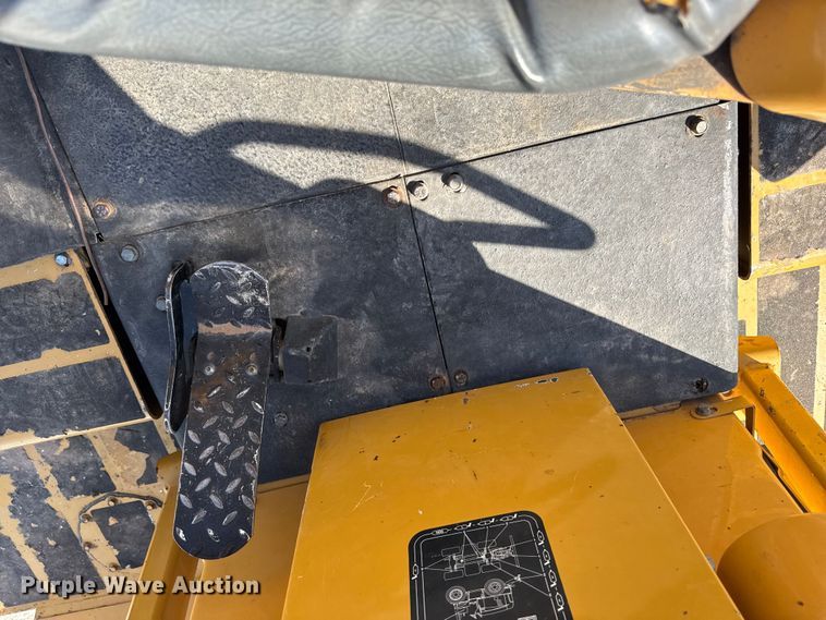 image for item ER0162 2013 Vermeer RTX1250 vibratory cable plow