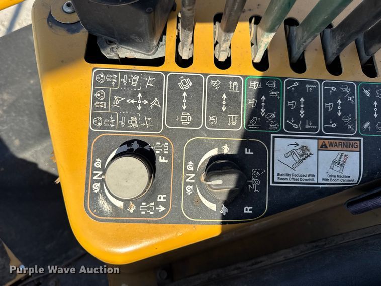 image for item ER0162 2013 Vermeer RTX1250 vibratory cable plow