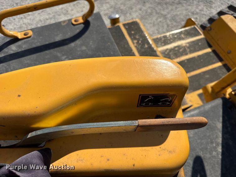 image for item ER0162 2013 Vermeer RTX1250 vibratory cable plow