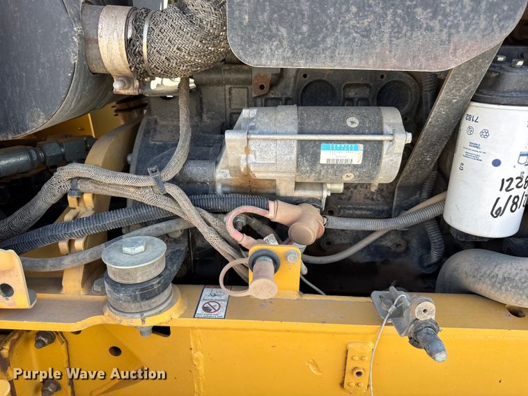 image for item ER0162 2013 Vermeer RTX1250 vibratory cable plow