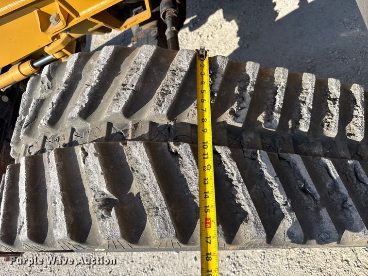 image for item ER0162 2013 Vermeer RTX1250 vibratory cable plow