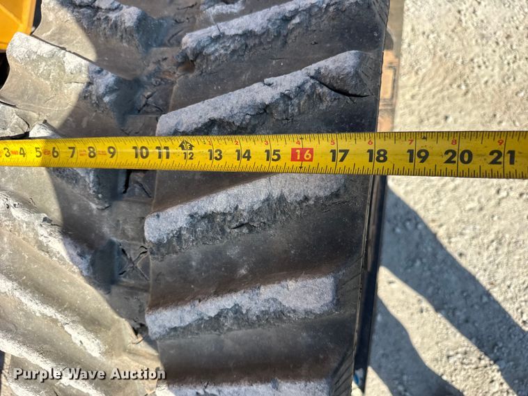 image for item ER0162 2013 Vermeer RTX1250 vibratory cable plow