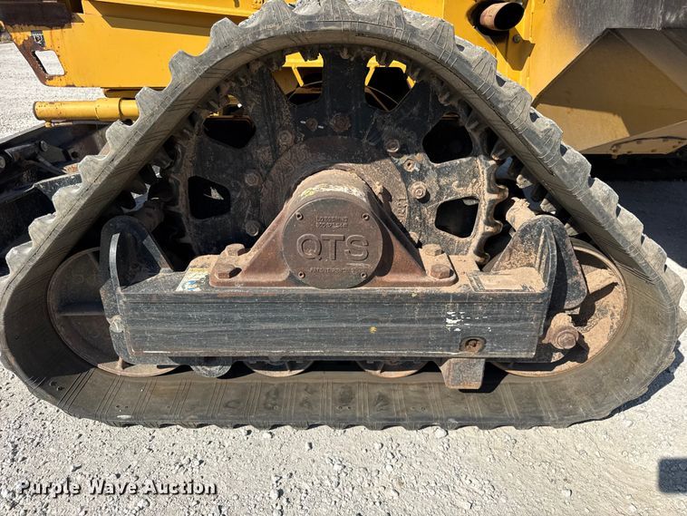 image for item ER0162 2013 Vermeer RTX1250 vibratory cable plow