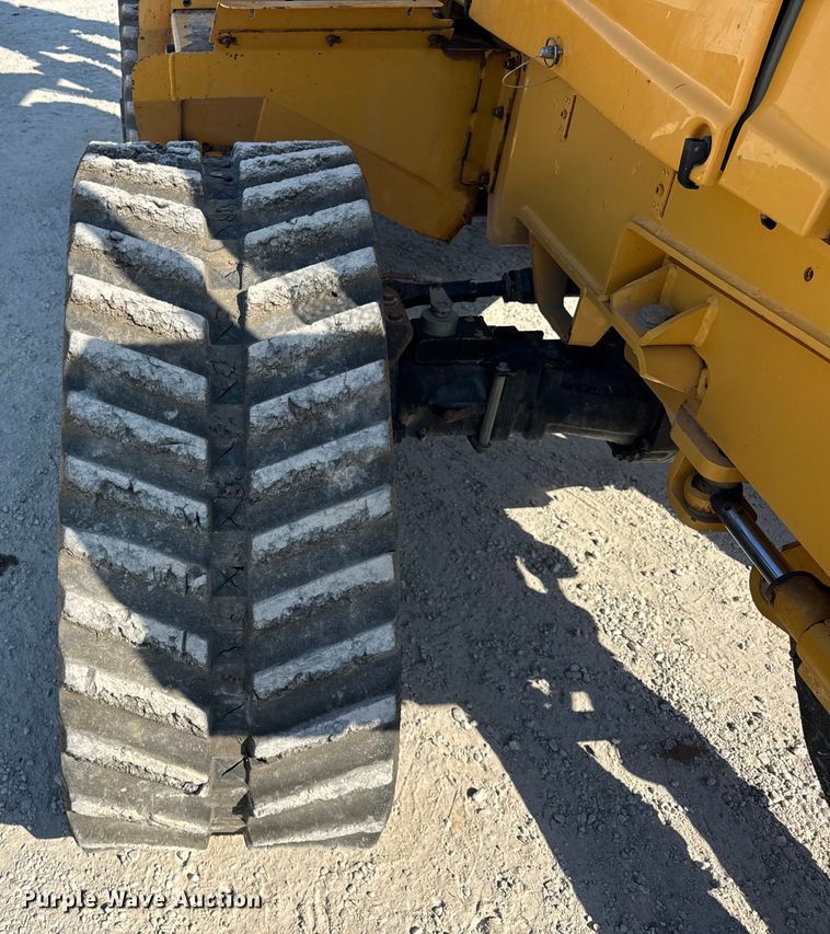 image for item ER0162 2013 Vermeer RTX1250 vibratory cable plow