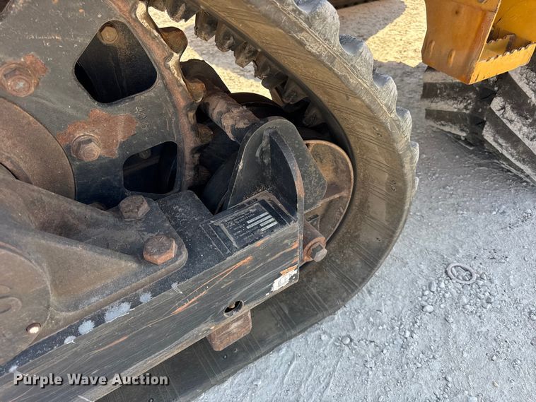 image for item ER0162 2013 Vermeer RTX1250 vibratory cable plow