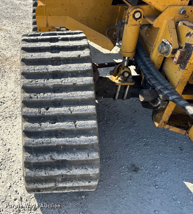 image for item ER0162 2013 Vermeer RTX1250 vibratory cable plow