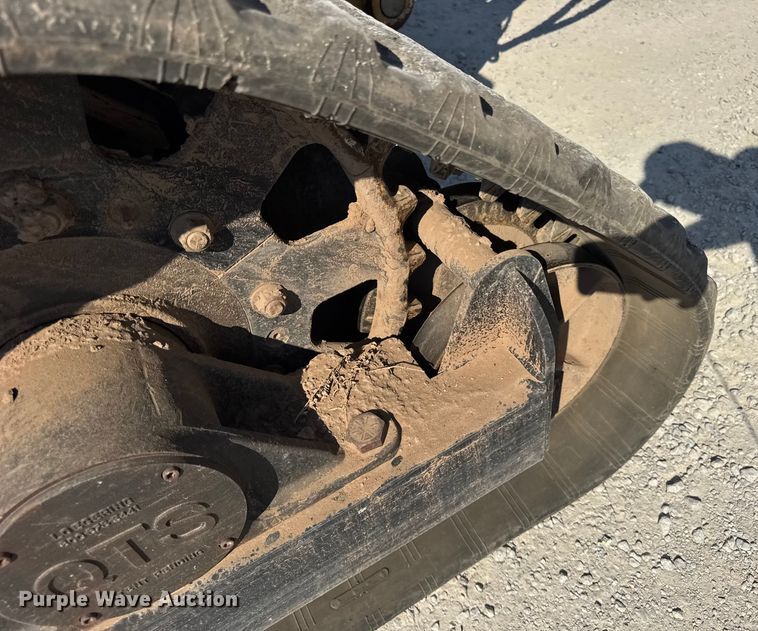 image for item ER0162 2013 Vermeer RTX1250 vibratory cable plow