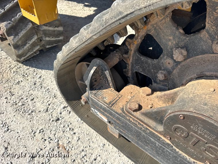 image for item ER0162 2013 Vermeer RTX1250 vibratory cable plow