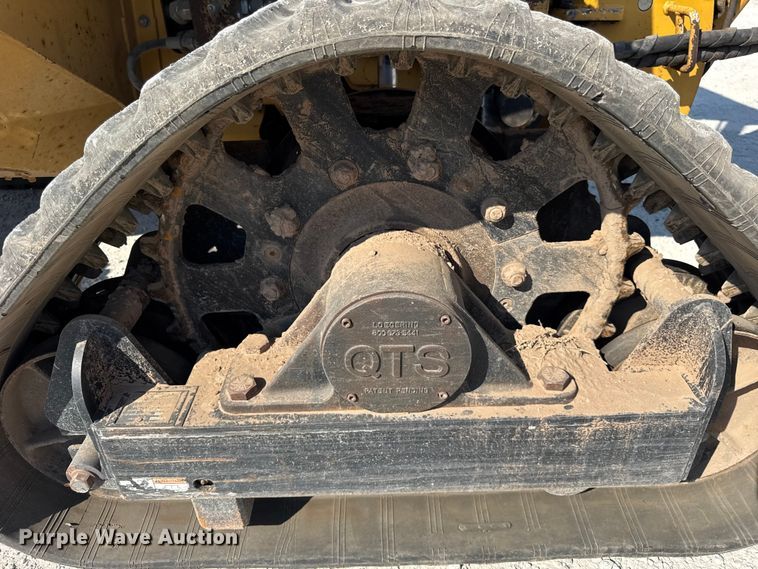 image for item ER0162 2013 Vermeer RTX1250 vibratory cable plow