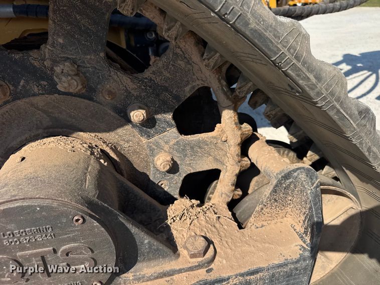 image for item ER0162 2013 Vermeer RTX1250 vibratory cable plow