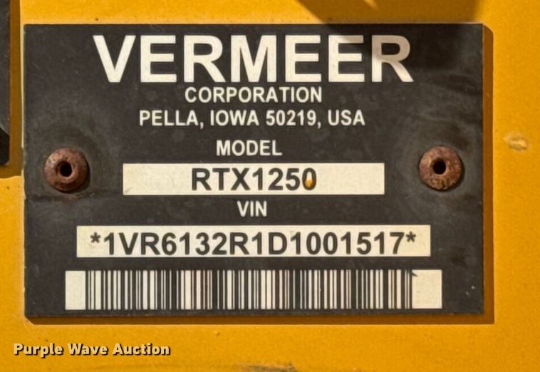 image for item ER0162 2013 Vermeer RTX1250 vibratory cable plow