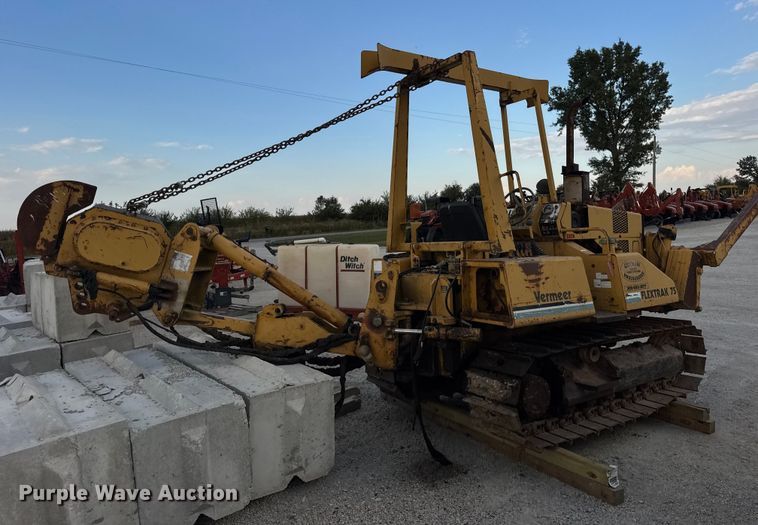 image for item ER0164 2001 Vermeer Flextrak 75 cable plow