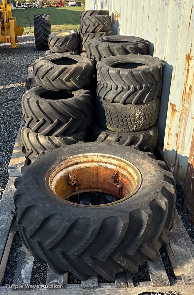 image for item ER0171 Trencher tires and wheels