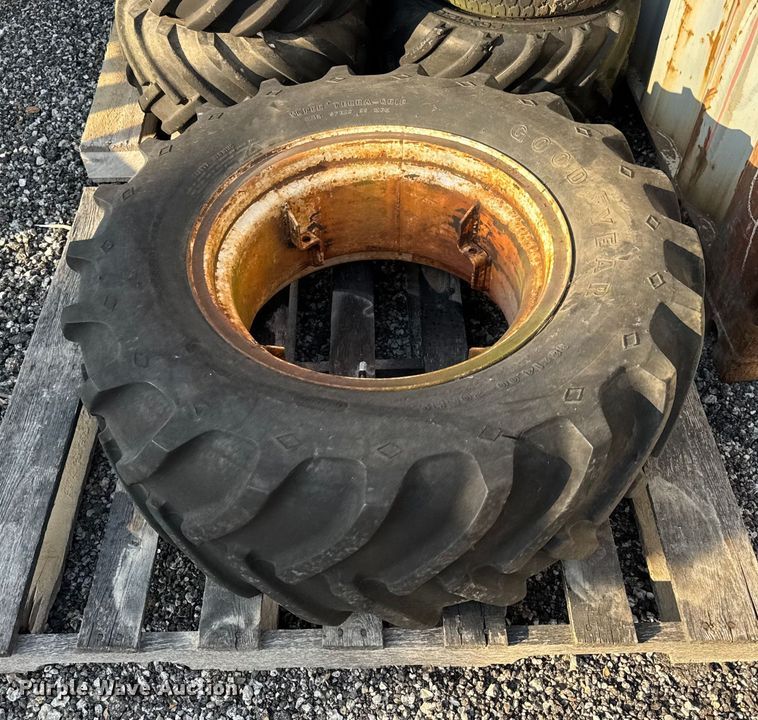 image for item ER0171 Trencher tires and wheels