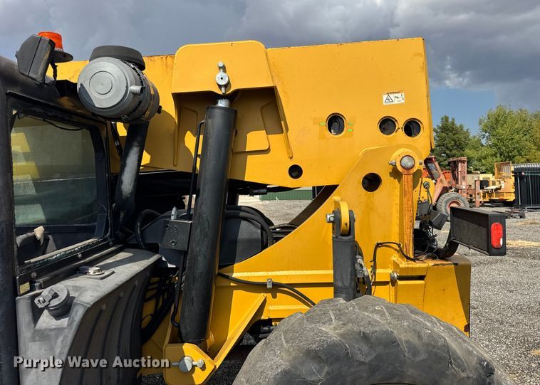 image for item ER0184 2013 Caterpillar TL1255C telehandler