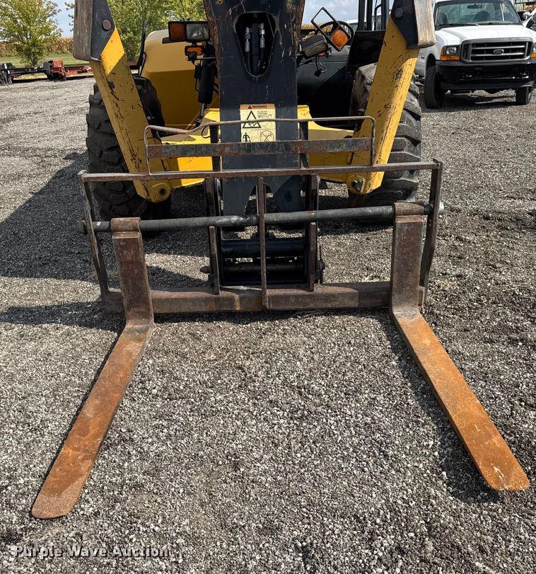 image for item ER0184 2013 Caterpillar TL1255C telehandler