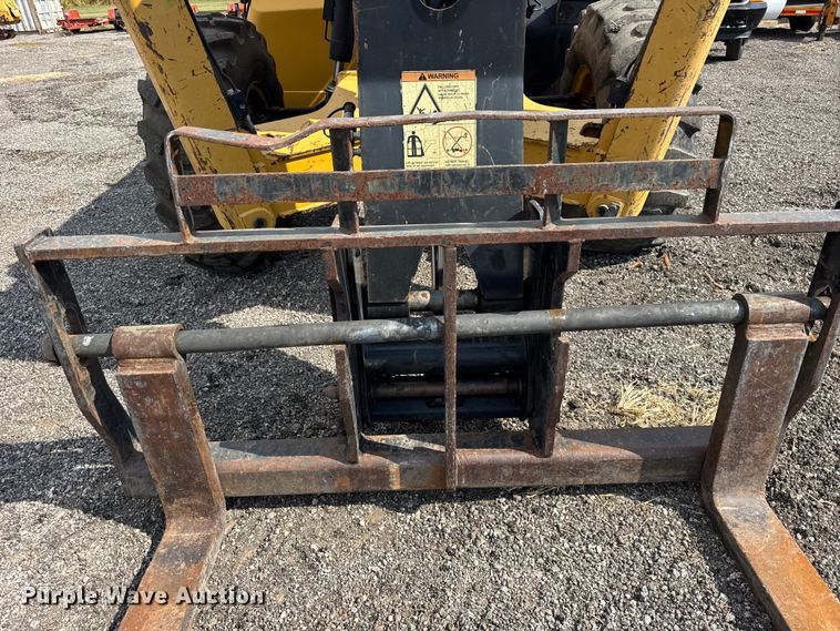 image for item ER0184 2013 Caterpillar TL1255C telehandler